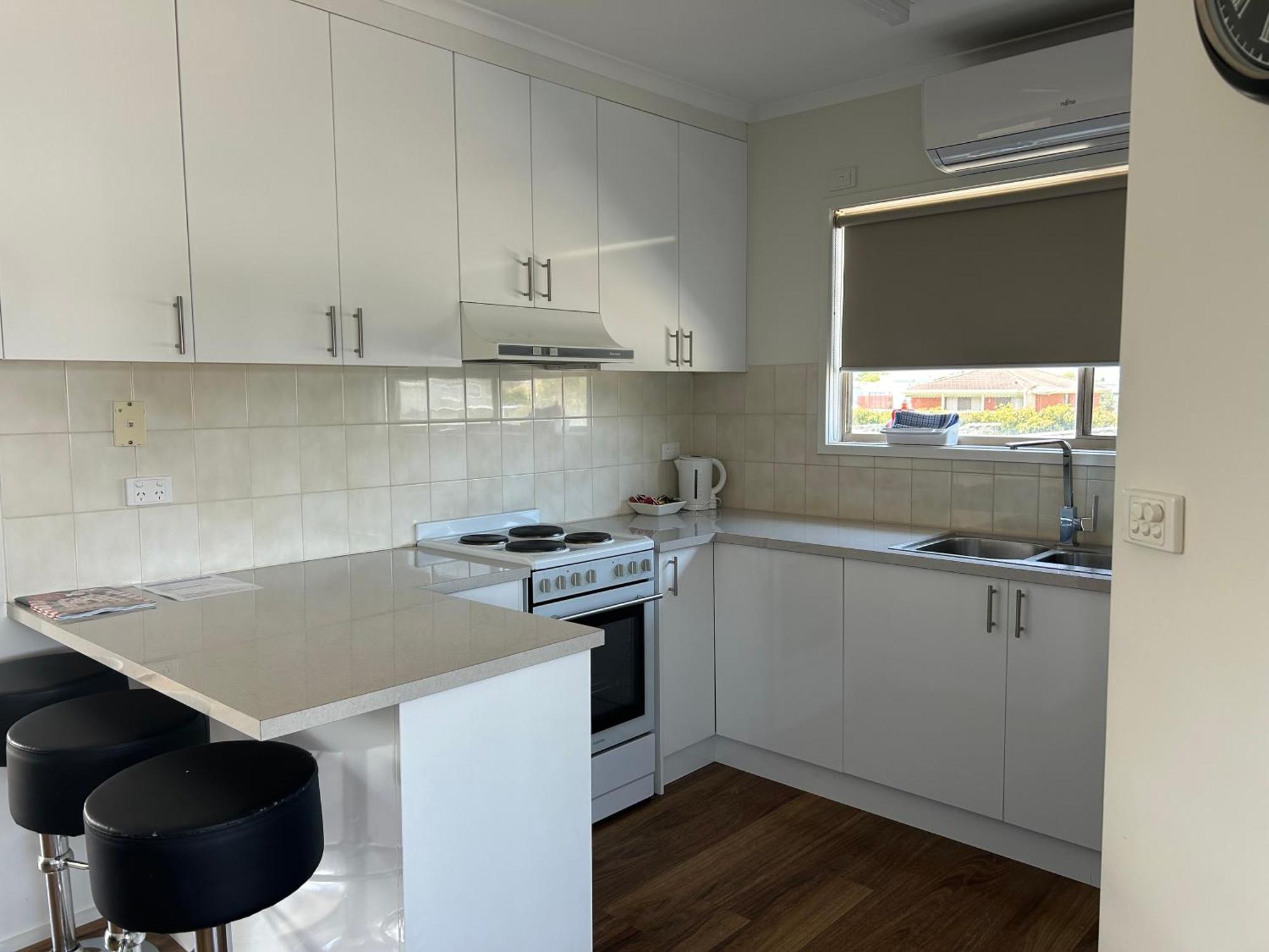 Portarlington Beach Motel Экстерьер фото