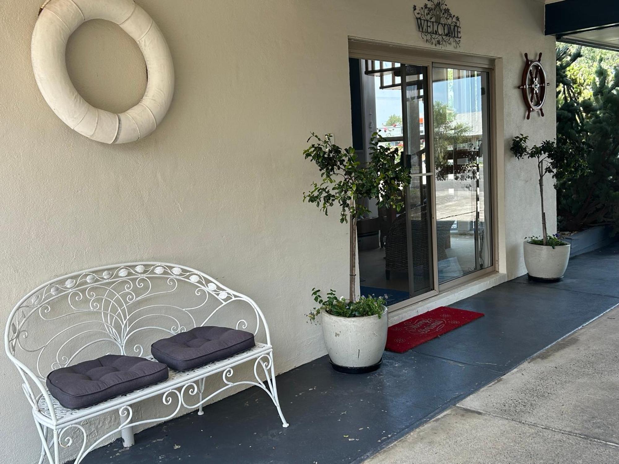 Portarlington Beach Motel Экстерьер фото