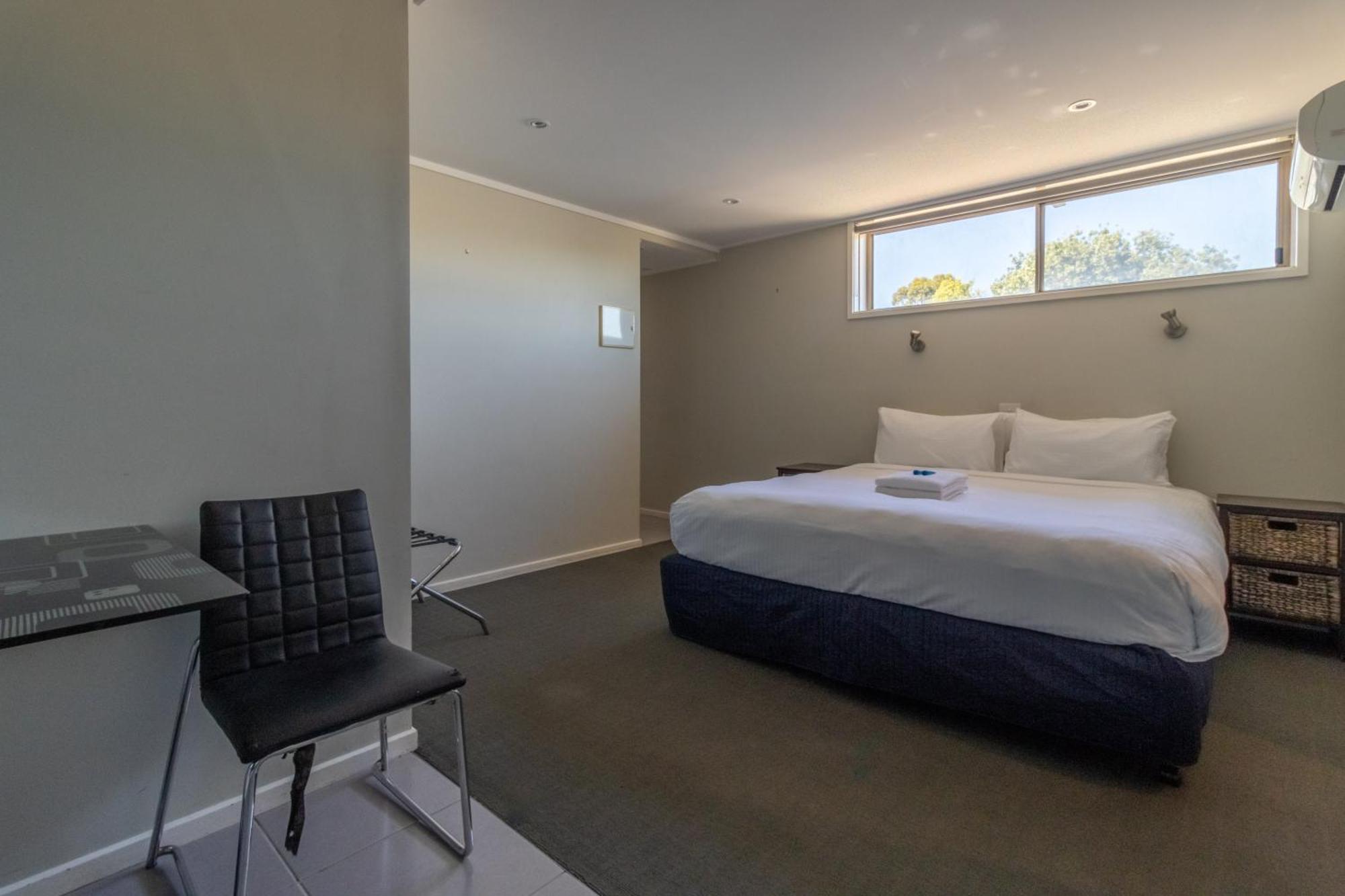 Portarlington Beach Motel Экстерьер фото